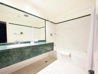 MODERN BATHROOMS 