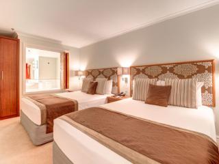 LUXURY ACCOMMODATION