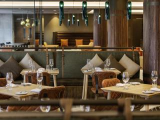 LUXURY DINING 