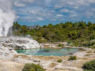 WHAKAREWAREWA