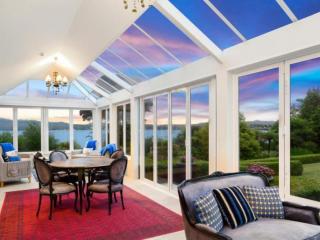 BLACK SWAN LAKESIDE BOUTIQUE HOTEL 
