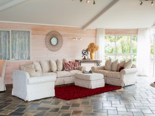 COUNTRY RETREAT 
