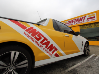 INSTANT WINDSCREENS & TINTING 