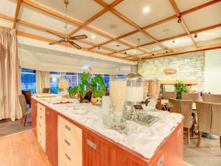 LUXURY KITCHEN FACILITIY 