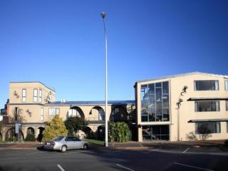 AMBASSADOR THERMAL MOTEL 