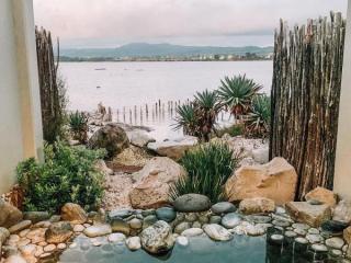 PRIVATE HOT POOLS
