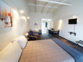 AMBASSADOR MOTEL 
