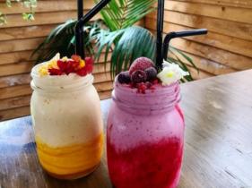 CAFE & BAR