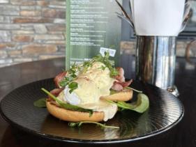Eggs Benedict