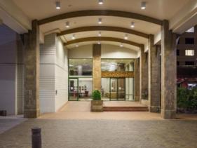NOVOTEL LAKESIDE HOTEL 