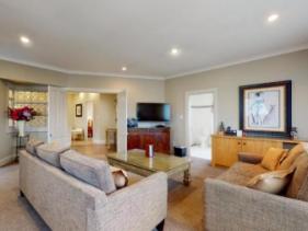 PRINCES GATE BOUTIQUE HOTEL