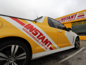 INSTANT WINDSCREENS & TINTING 