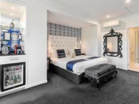 LUXURIOUS ACCOMMODATION