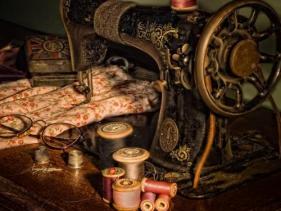 ZIPPERS ALTERATIONS & REPAIRS 