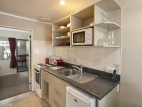 1 Bedroom Spa Apartment Full Kitchen