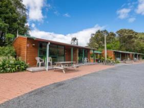 BLUE LAKE TOP 10 HOLIDAY PARK 